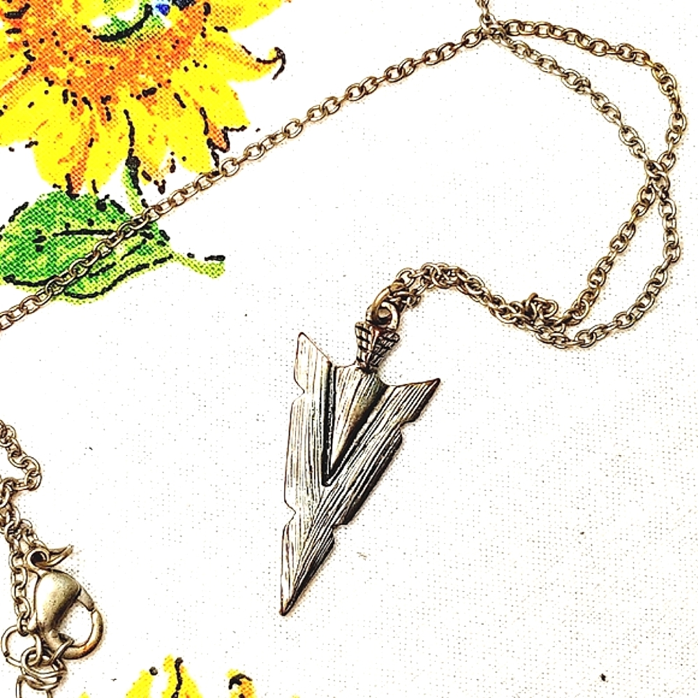 🌻$5! Vintage Silvertone Arrowhead Necklace